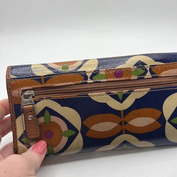 Fossil Floral Print Wallet - Picture 3 of 6